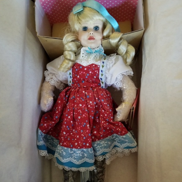 goldilocks porcelain doll